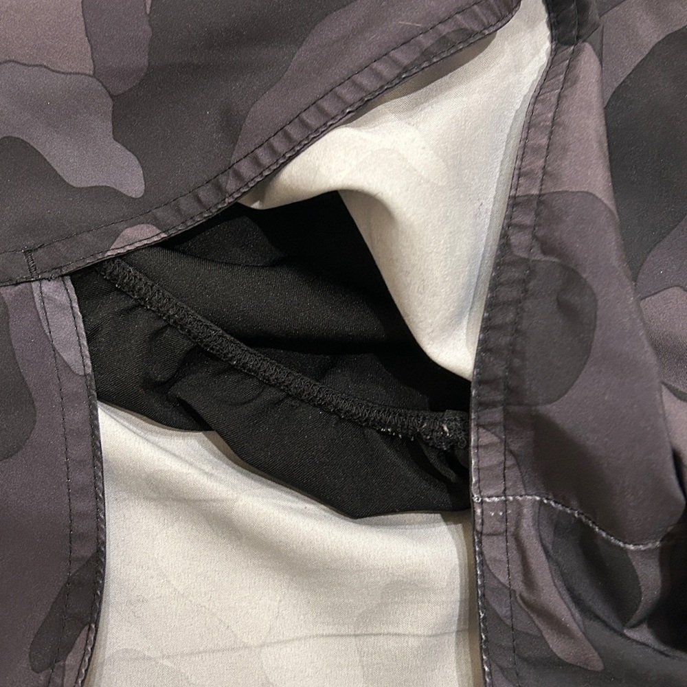 Old Navy Charcoal Camo Athletic Shorts - Picture 6 of 6